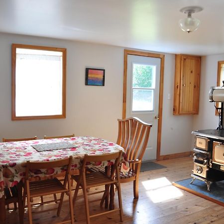 Indian Brook Breton Cove Farmhouse 게스트하우스 외부 사진