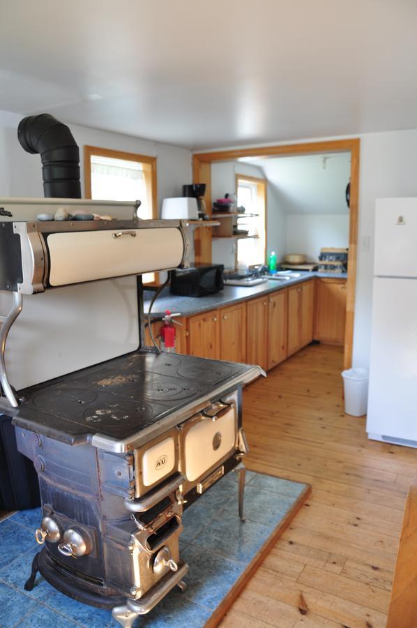 Indian Brook Breton Cove Farmhouse 게스트하우스 외부 사진